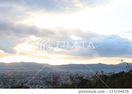 The city at dusk seen from the mountain 133294676