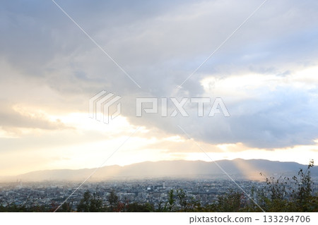 The city at dusk seen from the mountain 133294706