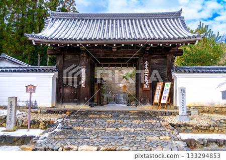 京都府京都市右京區二尊院正門，嵯峨野的冬景 133294853