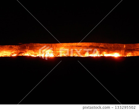 Flames of the Darvaza Gas Crater in Turkmenistan 133295502