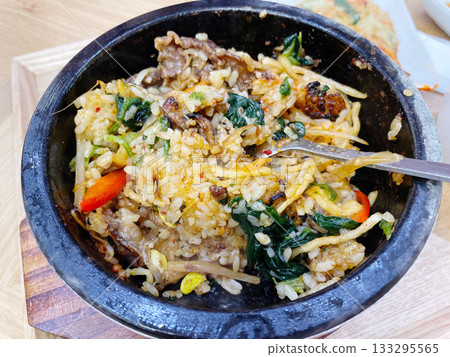 Korean food stone grilled bibimbap 133295565