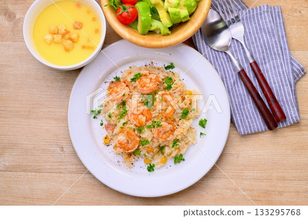 蝦仁抓飯，蝦仁抓飯，西式米飯，西餐。 133295768