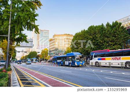 Seoul Jongno in the morning 133295969