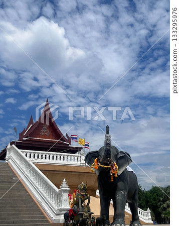 Elephant statues at Kalusu Temple Elephant statues at Kalusu Temple 133295976