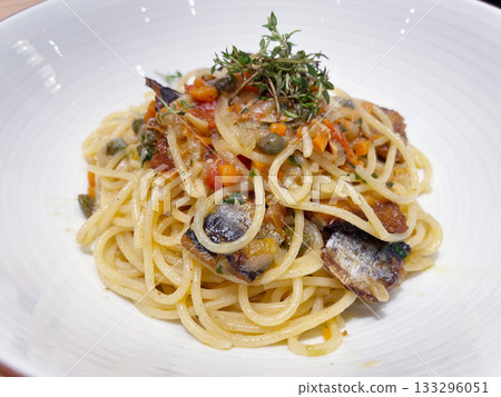 Sardine Peperoncino Spaghetti 133296051