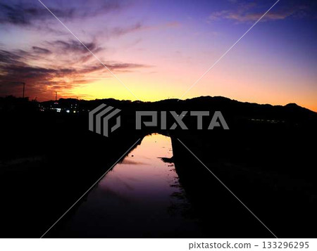 A sunset 133296295