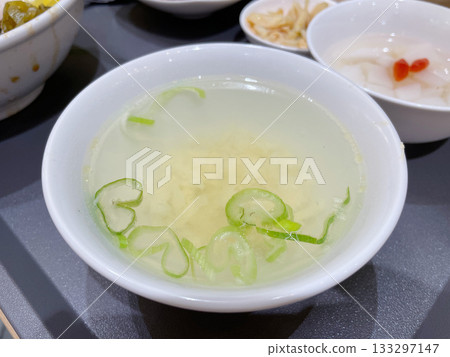 中式湯:濃鬱鮮美的正宗中式湯。 中式湯:濃鬱鮮美的正宗中式湯。 133297147
