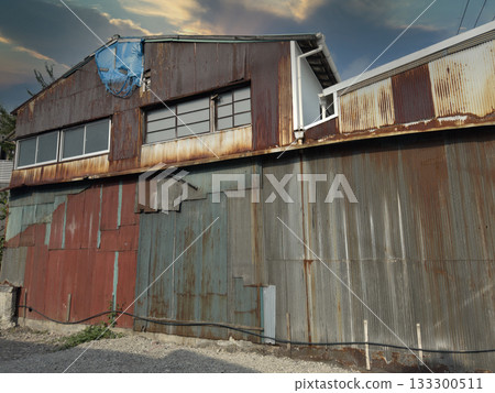 Unoccupied vacant house 133300511