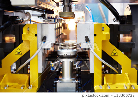 Plastic molding machine 133306722