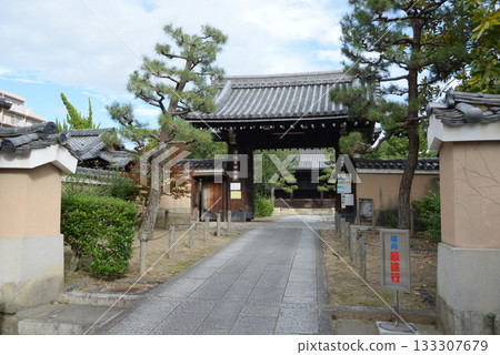 京都市上京區常福寺通一條輕福寺三門 京都市上京區常福寺通一條輕福寺三門 133307679