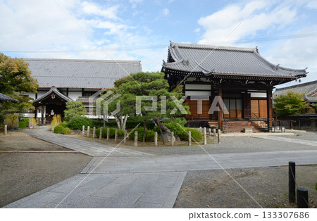 Jofukuji Temple, Priest's Quarters and Shakado Hall, Jofukuji-dori Ichijoagaru, Kamigyo Ward, Kyoto City Jofukuji Temple, Priest's Quarters and Shakado Hall, Jofukuji-dori Ichijoagaru, Kamigyo Ward, Kyoto City 133307686