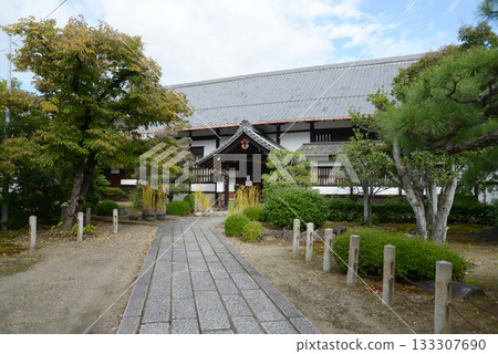Jofukuji Temple Priests' Quarters, Jofukuji-dori Ichijoagaru, Kamigyo Ward, Kyoto City 133307690