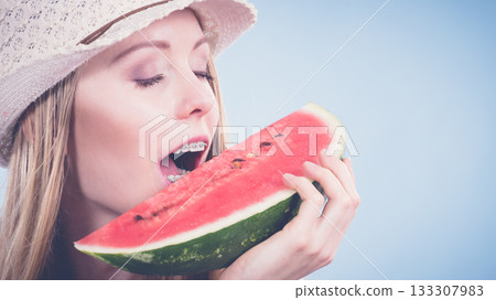 woman holding watermelon fruit woman holding watermelon fruit 133307983