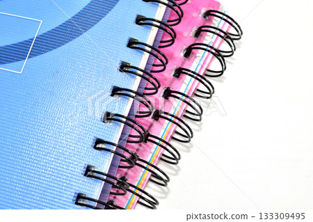 The notebooks are spiral bound. The notebooks are spiral bound. 133309495