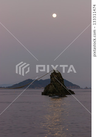 Rocks and the Moon in the Sea (Saganoseki, Oita City, Oita Prefecture) Rocks and the Moon in the Sea (Saganoseki, Oita City, Oita Prefecture) 133311474
