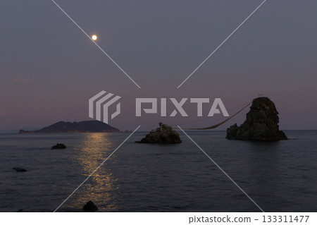 Rocks and the Moon in the Sea (Saganoseki, Oita City, Oita Prefecture) Rocks and the Moon in the Sea (Saganoseki, Oita City, Oita Prefecture) 133311477