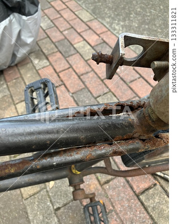 Rusty bicycle frame 133311821