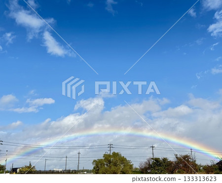 雨後天空出現彩虹 雨後天空出現彩虹 133313623