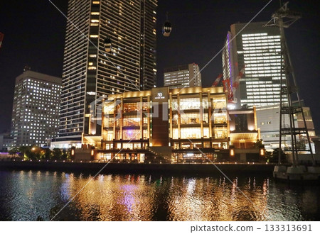 從鐵路上眺望港未來夜景 從鐵路上眺望港未來夜景 133313691