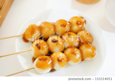 Mitarashi dumpling  133314051