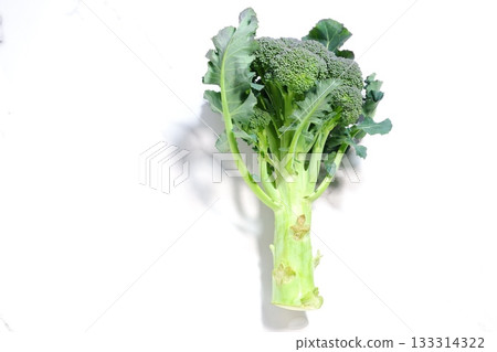 綠花椰菜 - 新鮮採摘的西蘭花 133314322