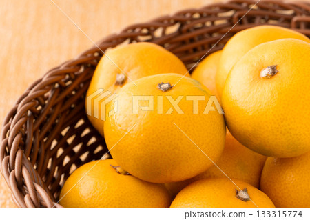 籃子裡的橘子特寫 133315774