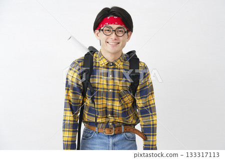 秋葉原風格的男性，白色背景，肖像，看著相機 133317113
