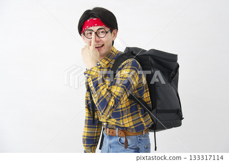秋葉原風格的男性，白色背景，肖像，看著相機 133317114