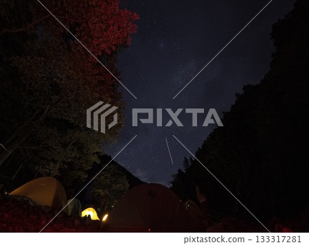 Southern Alps: Starry sky at the campsite 133317281