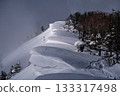 黑姬山上形成的雪簷，構成了一幅冬日美景。 133317498