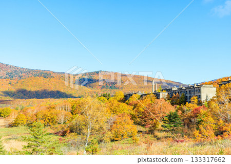 秋季的松尾峰宿舍遺址，位於岩手縣八幡平市 133317662