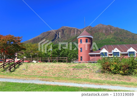 [Oita Prefecture] Gandhi Ranch and the Kuju Mountains on a clear day 133319089