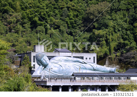 The Nirvana statue at Nanzoin Temple, known for its blessings of good fortune (Sasaguri Town, Kasuya District, Fukuoka Prefecture) 133321521