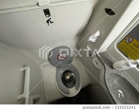 Restroom Restroom 133323241