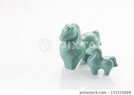 陶瓷擺飾，圖案為母子馬 133328099