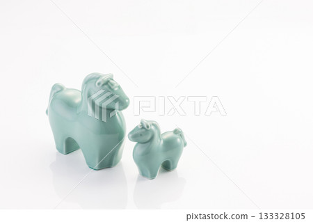 陶瓷擺飾，圖案為母子馬 133328105