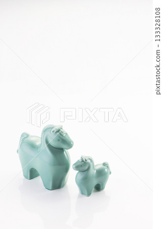 Ceramic ornament of a mother and child horse Ceramic ornament of a mother and child horse 133328108