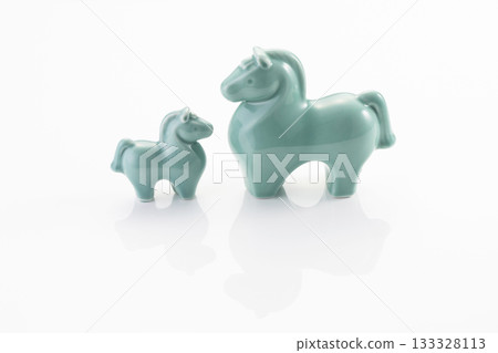 陶瓷擺飾，圖案為母子馬 133328113