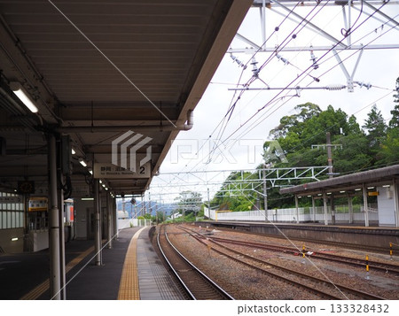 Curved track 133328432