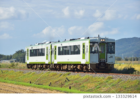 Ishinomaki Line, Kakeiyama-Komata, JR East, Kiha 110 series, Kiha 110-127 (Morioka) Ishinomaki Line, Kakeiyama-Komata, JR East, Kiha 110 series, Kiha 110-127 (Morioka) 133329614