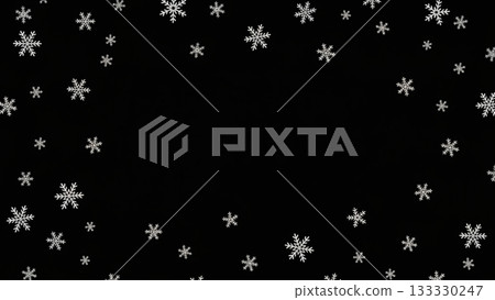別緻的冬季單色圖案，黑色背景點綴著白色雪花。 133330247