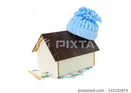 A house in a blue hat symbolizes heating costs, isolated, PNG 133332974