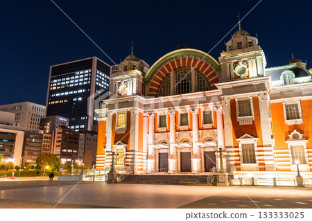 大阪府：大阪市中央公會堂和中之島的夜景 133333025