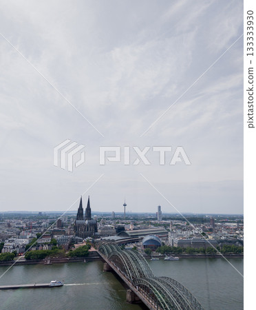 Beautiful landscape of the gothic Cologne cathedral 133333930