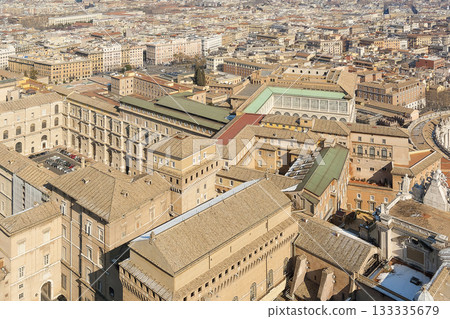 從聖彼得大教堂頂端眺望梵蒂岡博物館與羅馬城市景觀 / 義大利羅馬 133335679