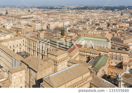 從聖彼得大教堂頂端眺望梵蒂岡博物館與羅馬城市景觀 / 義大利羅馬 133335680