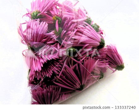 Edible chrysanthemums Edible chrysanthemums 133337240