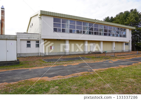 Shinhidaka Town Sakuragaoka Elementary School (closed) Shinhidaka Town Sakuragaoka Elementary School (closed) 133337286