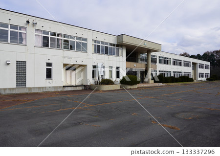 Shinhidaka Town Sakuragaoka Elementary School (closed) Shinhidaka Town Sakuragaoka Elementary School (closed) 133337296