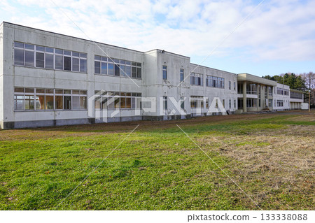 Shinhidaka Town Sakuragaoka Elementary School (closed) Shinhidaka Town Sakuragaoka Elementary School (closed) 133338088